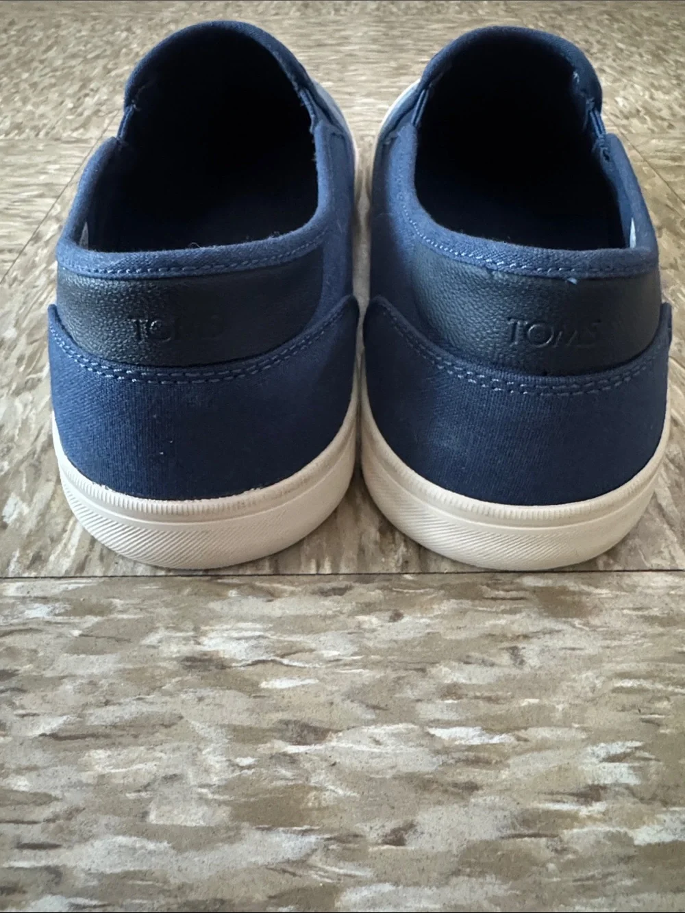 Toms Baja Blue Glow In The Dark Whales Slip On Sneaker Size 10.5
